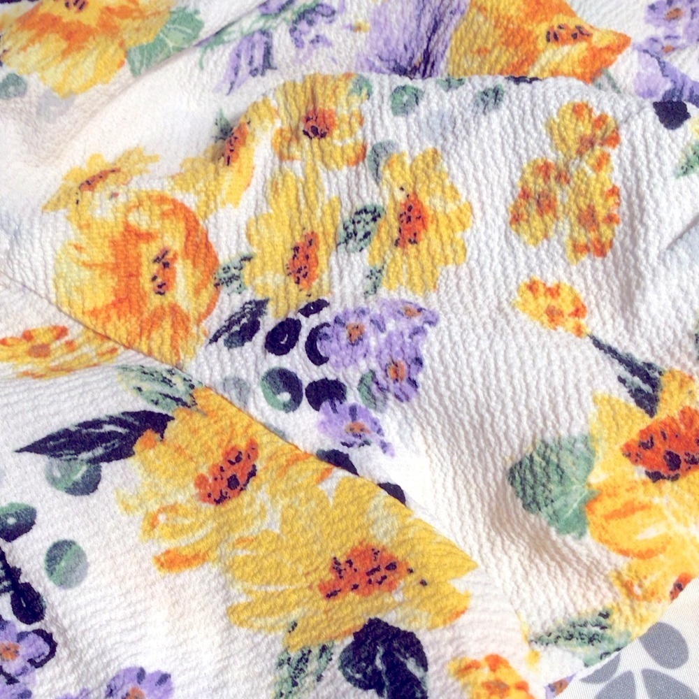 NEWT CITY CHIC PEPLUM FLORAL TOP. - Picture 2 of 11